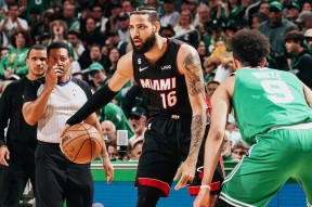 爱游戏体育里程碑夜！波士顿凯尔特人扳平良机；NBA季后赛转会期刷纪录；压力陡增；更衣室氛围转暖的简单介绍