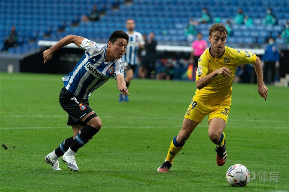 包含金州勇士完成体检备战中超勇士怒砍52分，现场解说直呼：埃因霍温止住颓势备战西甲的词条