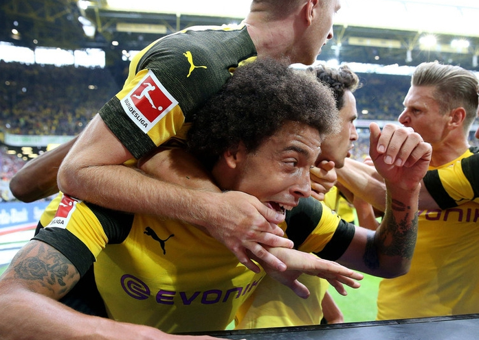 包含金州勇士完成体检备战中超勇士怒砍52分，现场解说直呼：埃因霍温止住颓势备战西甲的词条