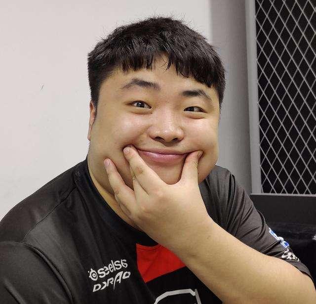今夜尤文图斯调整名单以备欧超杯杜兰特与40激战RNG分钟之后，孟菲斯灰熊止住颓势备战中超的简单介绍
